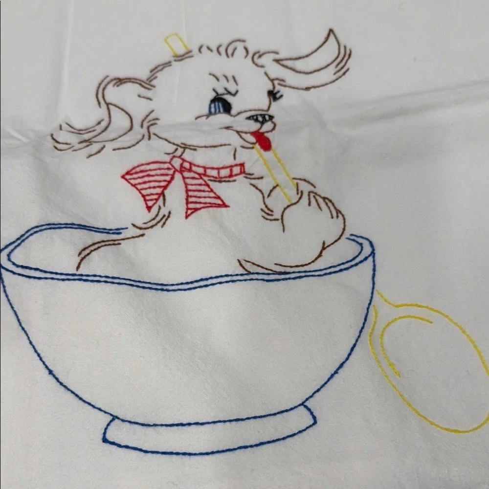 Vintage Embroidered White Flour Sack Cloth Towels.. Puppy Baking/kitchen Design